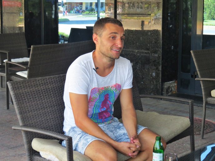 "На Закарпатті пенсіонери вже дошками пахнуть, а у Німеччині на "Мерсах" їздять", – Михайло Кополовець про своє життя у Німеччині  – 03