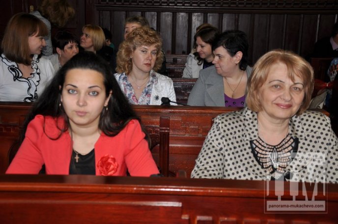 У Мукачеві нагородили лауреатів конкурсу "Шукаємо молоді педагогічні таланти" (ФОТО) – 06