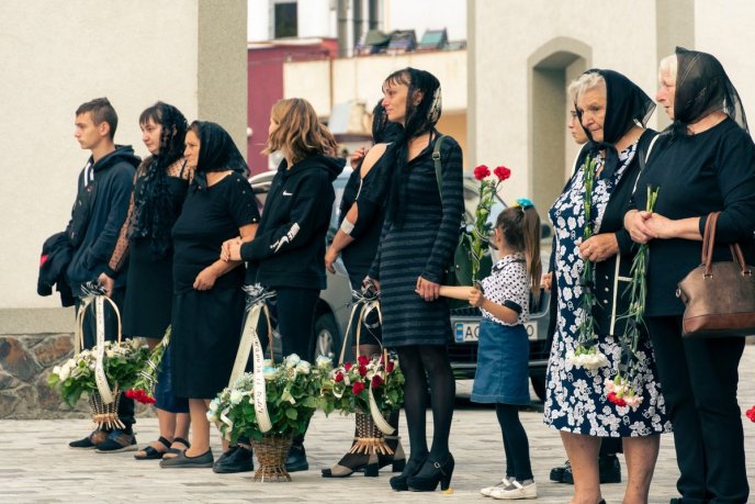 У Мукачеві поховали воїна, який загинув, захищаючи Україну – 04