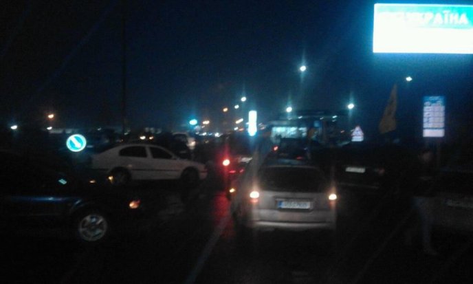 "Пересічники" блокували КПП "Тиса" на україно-угорському кордоні – 04