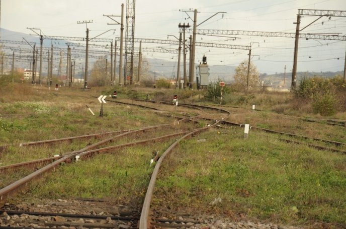 У Мукачеві "терористи" захопили потяг та взяли в заручники його охоронців – 02