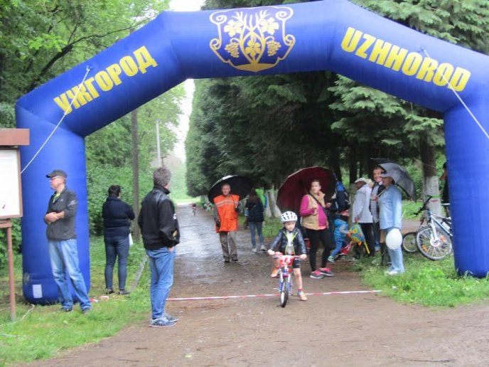 Спорт, бограч, шашлики та солодощі: як в Ужгороді проходить "Майся Фест" – 11