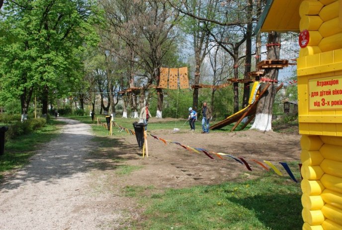 В Іршаві у тестовому режимі запрацювало мотузкове містечко – 01