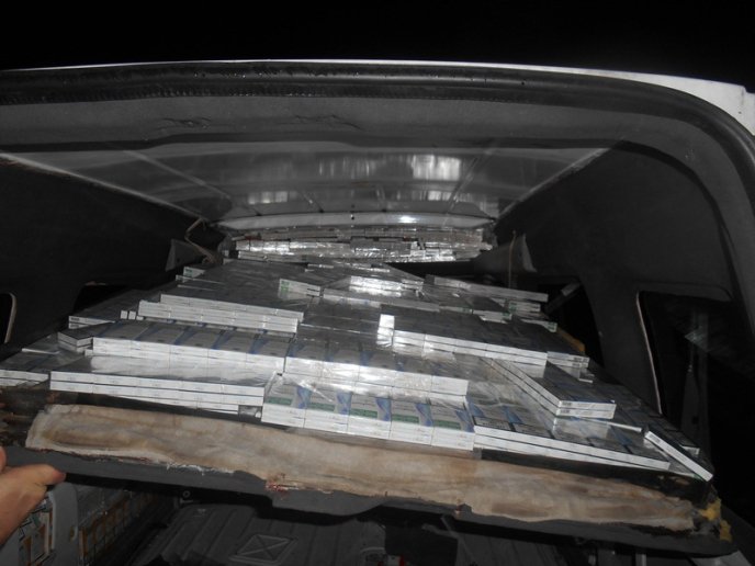 Через приховані цигарки закарпатські митники вилучили в угорця автомобіль – 07