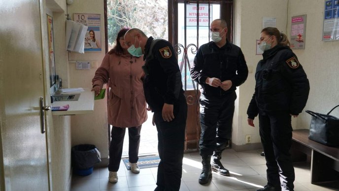 Влада Мукачева звітує про закриття 90% закладів міста – 04