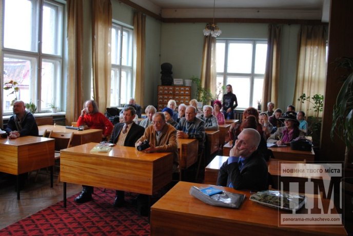 У читальному залі Мукачівської міської бібліотеки презентували книгу "Казка про Кощея і Янгу" (ФОТО)   – 04