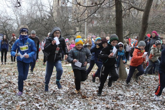 Закарпатські орієнтувальники влаштували змагання до Дня святого Миколая – 01 Закарпатські орієнтувальники влаштували змагання до Дня святого Миколая – 01
