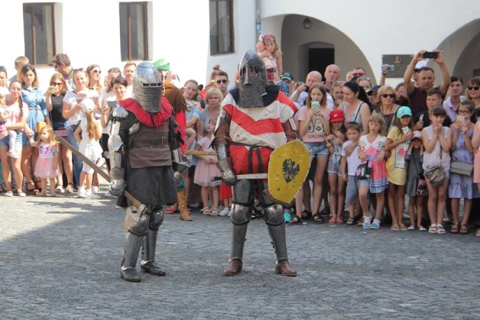 У Мукачеві влаштували реконструкцію весілля Ілони Зріні та Імре Текелі – 23