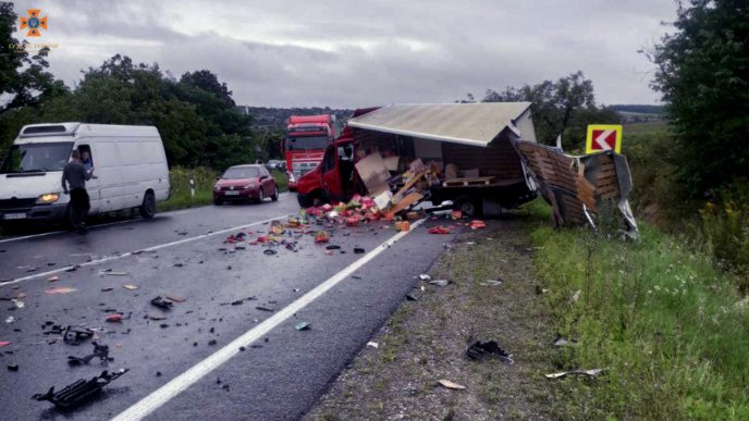 Рятувальники показали наслідки жахливої ДТП, яка сталась на Закарпатті – 04