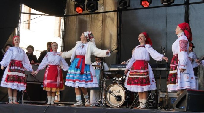 В Ужгороді триває фестиваль молодого вина "Закарпатське Божоле" – 01