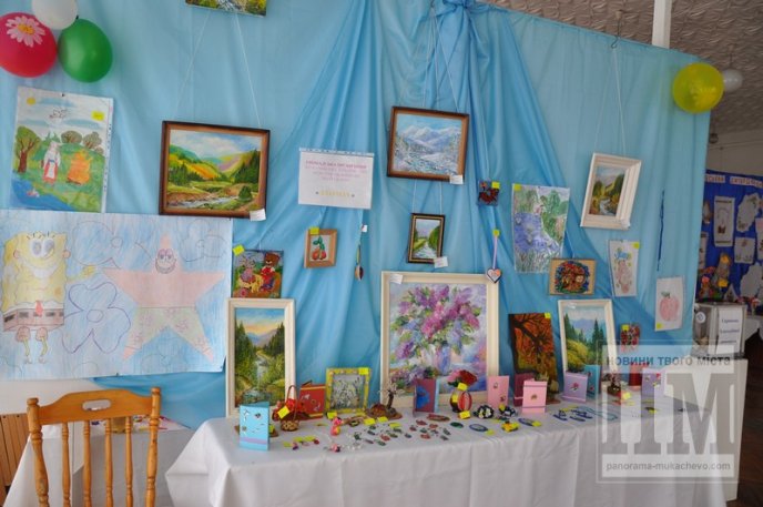 У Мукачеві проходить виставка-продаж творчих робіт людей із особливими потребами (ФОТОРЕПОРТАЖ) – 18