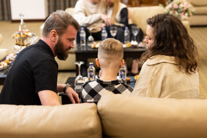 Захисники "Азовсталі" зустрілися з рідними у Туреччині – 10 Захисники "Азовсталі" зустрілися з рідними у Туреччині – 10