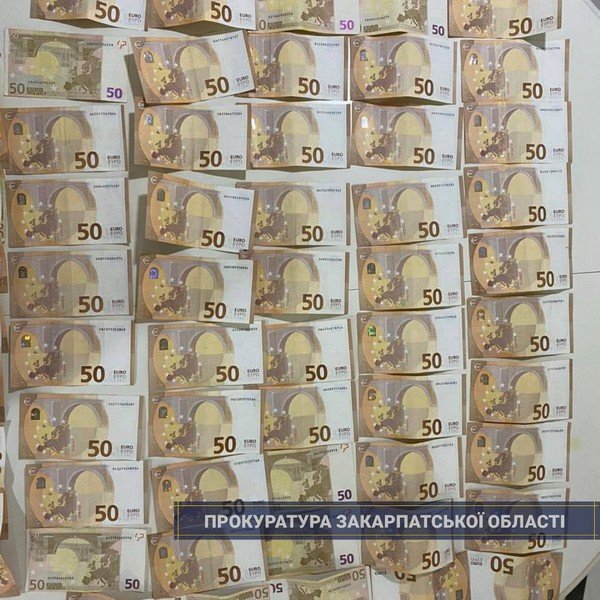 На Закарпатті викрито небезпечне злочинне угруповання, одним із учасників якого є депутат – 08