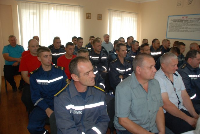 Іршавських рятуальників представники влади привітали з професійним святом – 05