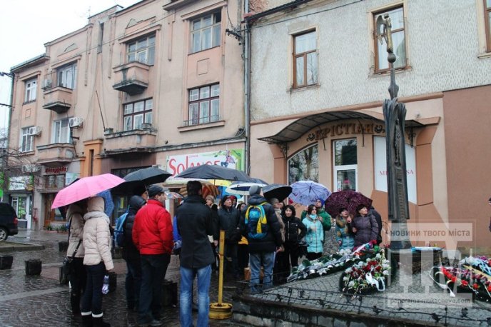 Мукачівці намагались розгадати секрет невідомого пам’ятника на вулиці Пушкіна (ФОТОРЕПОРТАЖ) – 10