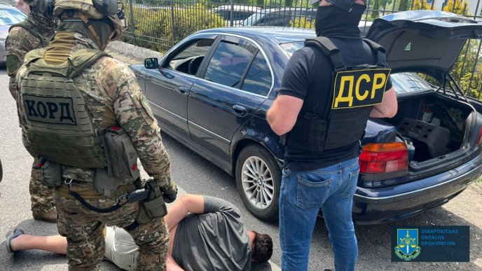 Судитимуть двох закарпатців, які переправляли чоловіків за кордон – 01