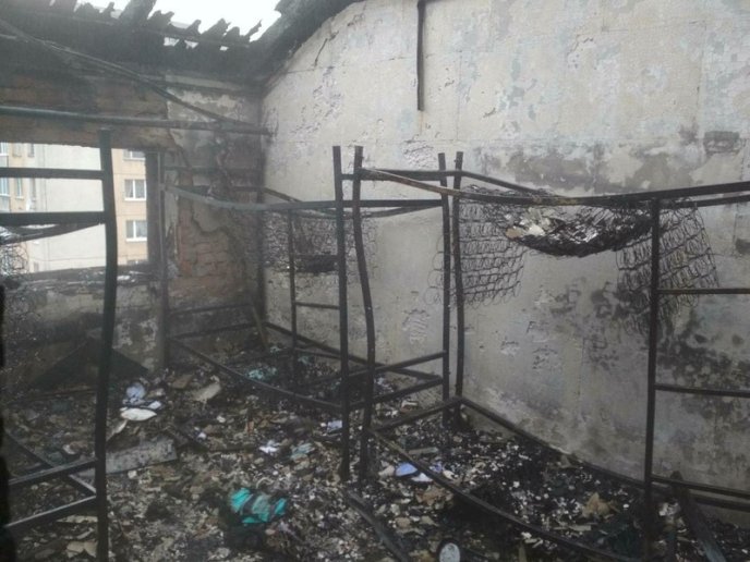 Ужгородські рятувальники розповіли про сьогоднішню пожежу в гуртожитку – 02