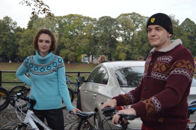 В Ужгороді відбувся велозаїзд "Night Ride" у светрах – 02