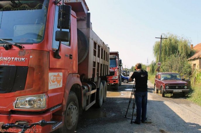 На Виноградівщині селяни перекрили дорогу – 03
