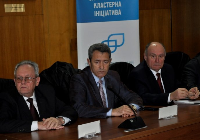 В УжНУ обговорили дієву платформу співпраці бізнесу та освіти – 03