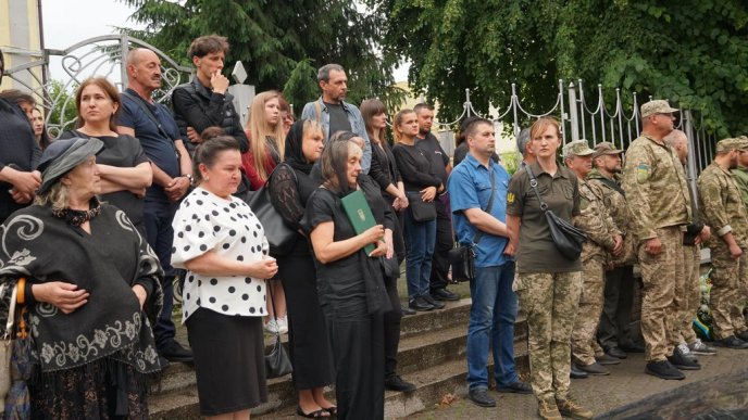 У Мукачеві попрощалися із полеглим Героєм  – 03