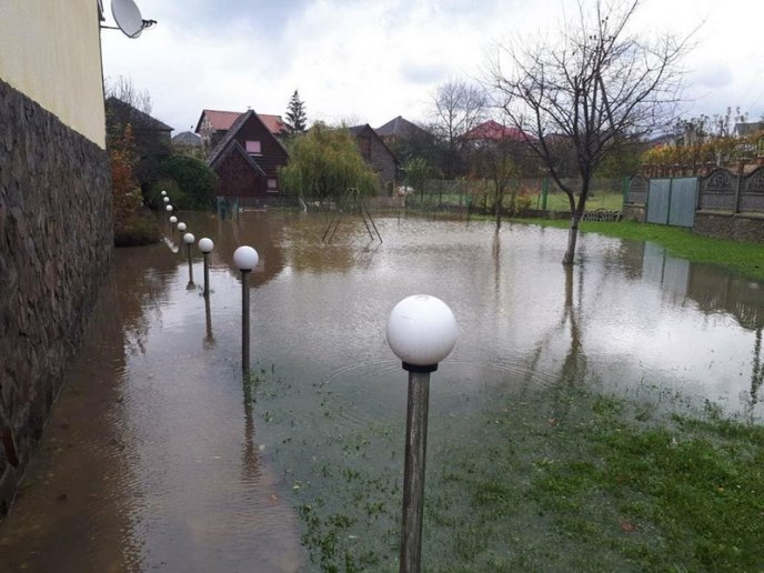 Наслідки негоди: пошкоджені покрівлі та підтоплені дворогосподарства – 01
