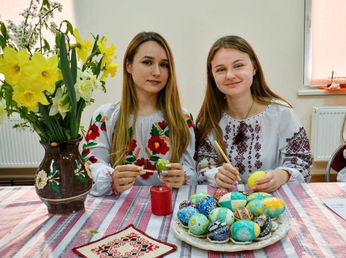 Майстер-клас із писанкарства провели у Мукачеві – 07
