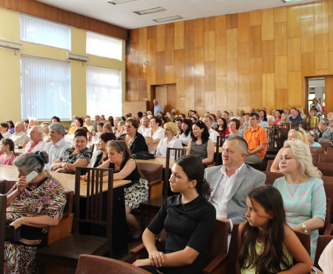 До Рахова завітала заслужена артистка України – 04