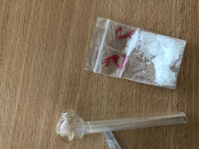 Закарпатець, який повертався із Чехії, сховав наркотики у шкарпетці – 02