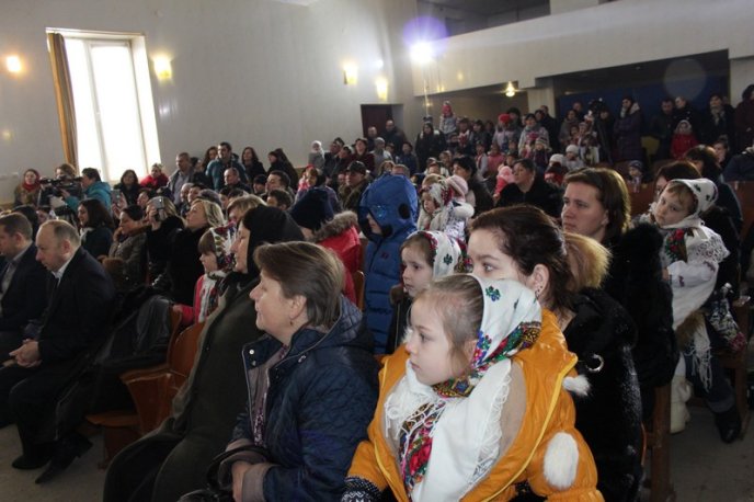 «Різдвяна зіронька» зібрала у Нересниці юних колядників з навколишніх сіл – 01 «Різдвяна зіронька» зібрала у Нересниці юних колядників з навколишніх сіл – 01