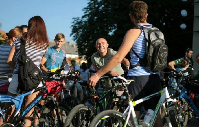В Ужгороді пройшов вечірній заїзд велосипедистів присвячений Ужгородській регаті (ФОТО) – 02 В Ужгороді пройшов вечірній заїзд велосипедистів присвячений Ужгородській регаті (ФОТО) – 02