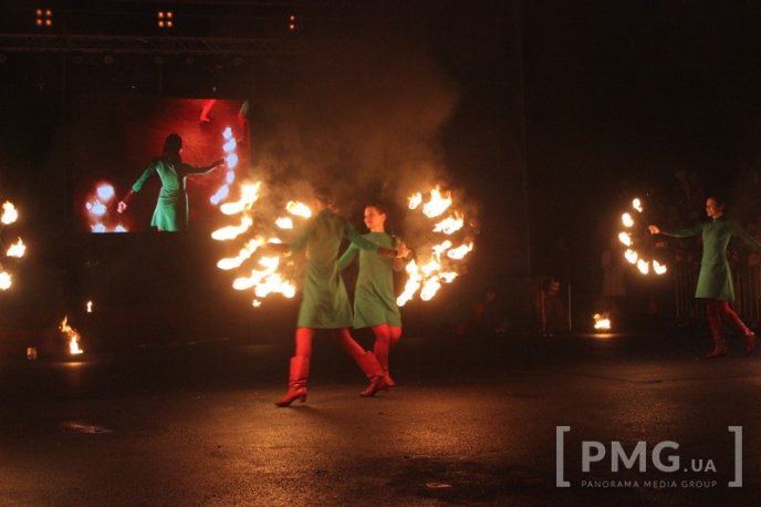 Яскраве святкування Дня святого Мартина у Мукачеві: парад ліхтариків, лицарські бої та вогняне шоу – 110 Яскраве святкування Дня святого Мартина у Мукачеві: парад ліхтариків, лицарські бої та вогняне шоу – 110