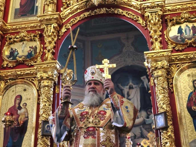 До православного храму в Минаї прибув ковчег з частиною одягу святителя Спиридона  – 19