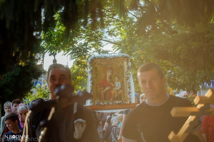 На Закарпатті віряни пройшли 30 кілометрів хресної дороги  – 07