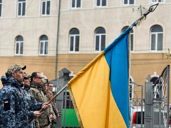 У Мукачеві попрощалися із 18-річним Героєм, який загинув на війні – 10