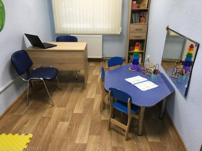 Дружина Петра Порошенка вже на Закарпатті. Вона відвідала кілька закладів в Ужгороді – 02