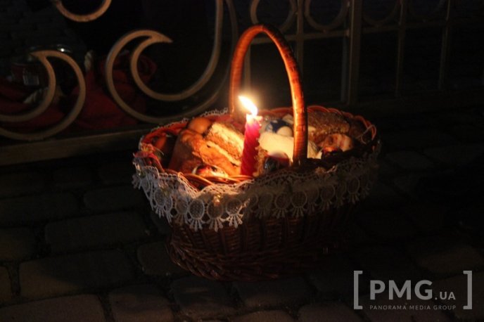 Православні та греко-католики Мукачева відзначають Воскресіння Христове – 19 Православні та греко-католики Мукачева відзначають Воскресіння Христове – 19