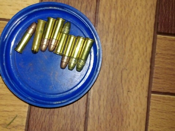 Стрілянина на Рахівщині: поліцейські знайшли у п’яного чоловіка рушниці, ножі, гранати, патрони та оптичні приціли – 06 Стрілянина на Рахівщині: поліцейські знайшли у п’яного чоловіка рушниці, ножі, гранати, патрони та оптичні приціли – 06