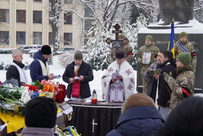 В останню путь провели полеглого воїна в Ужгороді – 05