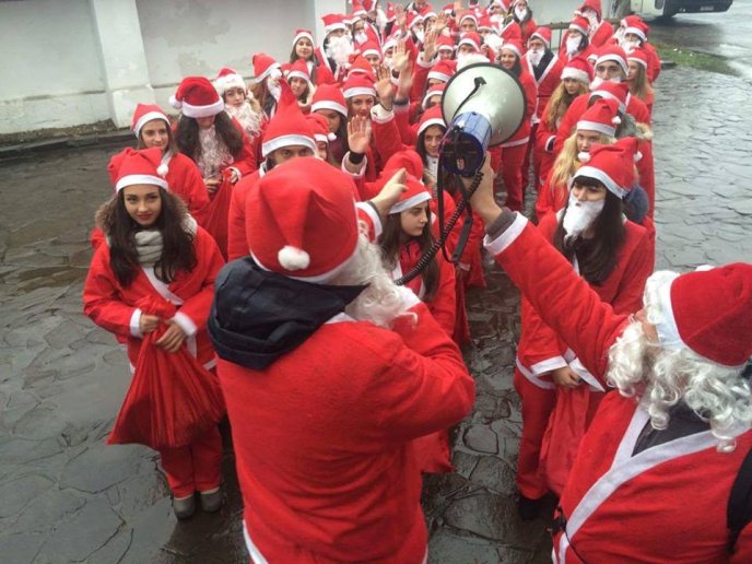У Перечині стартував парад Миколайчиків – 01 У Перечині стартував парад Миколайчиків – 01