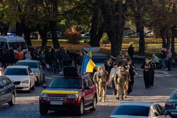 Троє дітей втратили батька: на Закарпатті поховали Героя – 07 Троє дітей втратили батька: на Закарпатті поховали Героя – 07