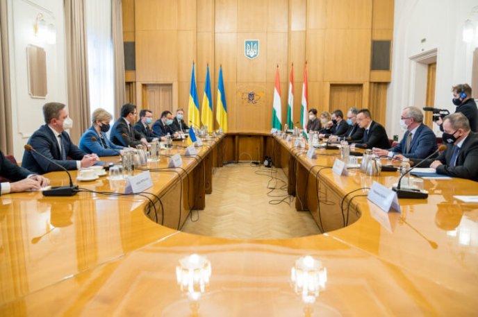 Очільники МЗС України та Угорщини провели зустріч у Києві: результати переговорів – 02