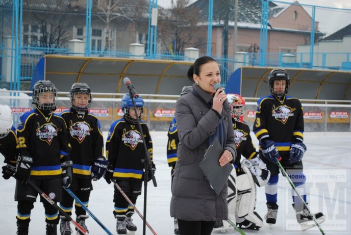 У Мукачеві урочисто відкрили льодову ковзанку (ФОТОРЕПОРТАЖ) – 07
