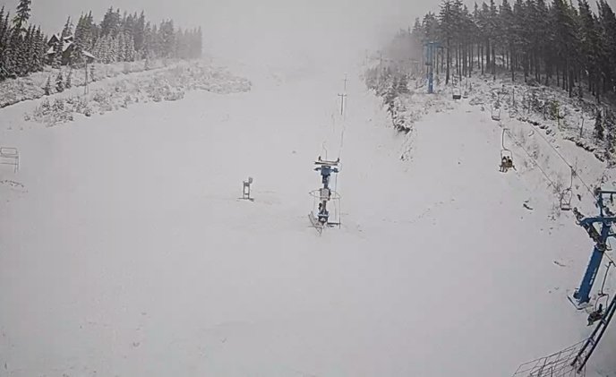 У ніч на Новий рік гори Закарпаття засипало снігом. Сніг продовжує падати – 05