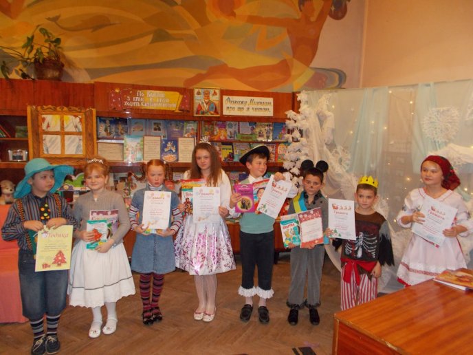 Юні читачі мукачівської бібліотеки зустріли святого Миколая (ФОТО) – 10