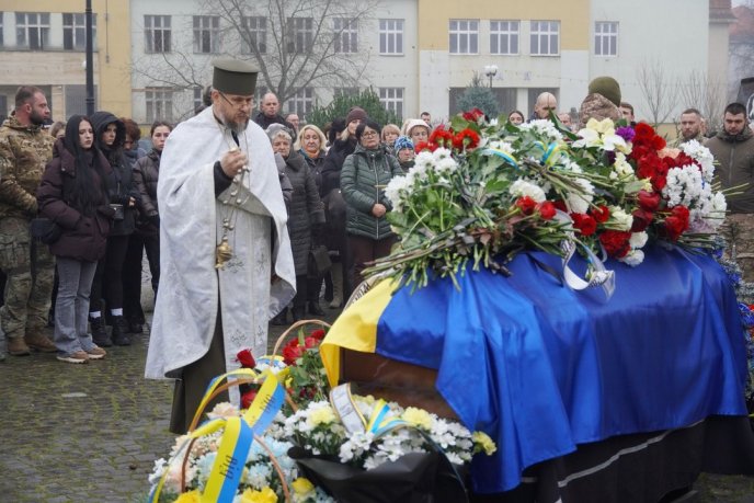 Закарпаття попрощалося з 27-річним Героєм – 02