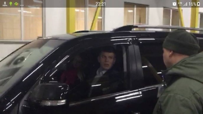Скандал на КПП "Тиса": ввечері затримали знаного закарпатця із чималою партією контрабанди – 03 Скандал на КПП "Тиса": ввечері затримали знаного закарпатця із чималою партією контрабанди – 03