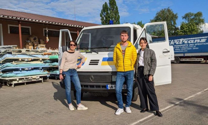 Французькі благодійники передали Україні мобільний шпиталь – 02