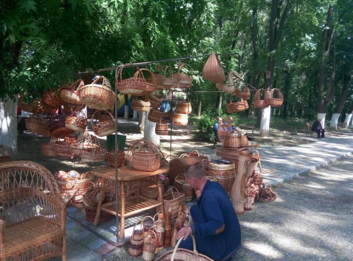 В Ужгороді готуються до проведення фестивалю "Медовий Спас" – 03