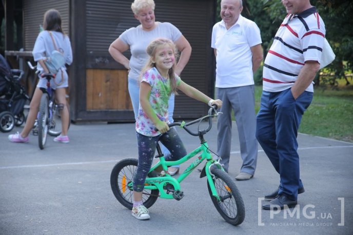 Миттєвості велозаїзду у Мукачеві: фоторепортаж із "Літньої зустрічі цімборів" – 39